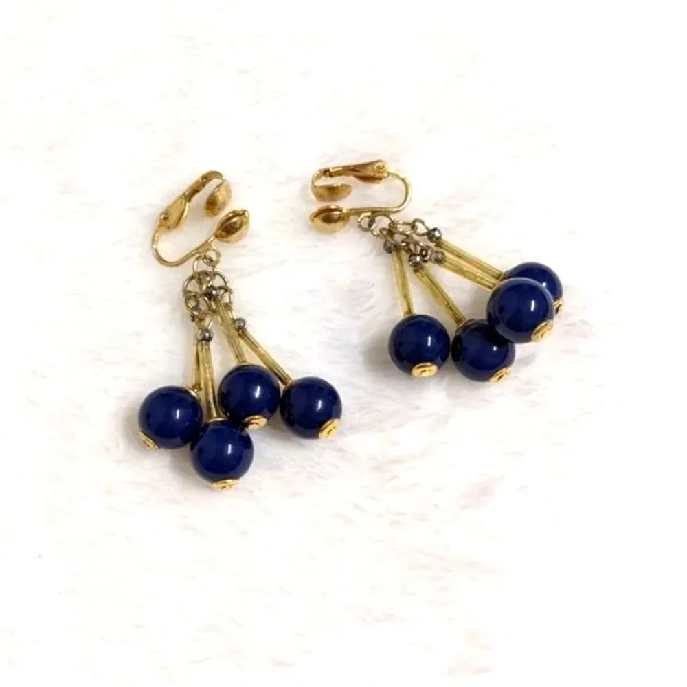 Vintage 1960's Goldtone & Navy Cluster Dangle Clip Earrings - Picture 5 of 6